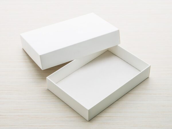 Elevando Presentes com Estilo: Caixas Brancas de Papel